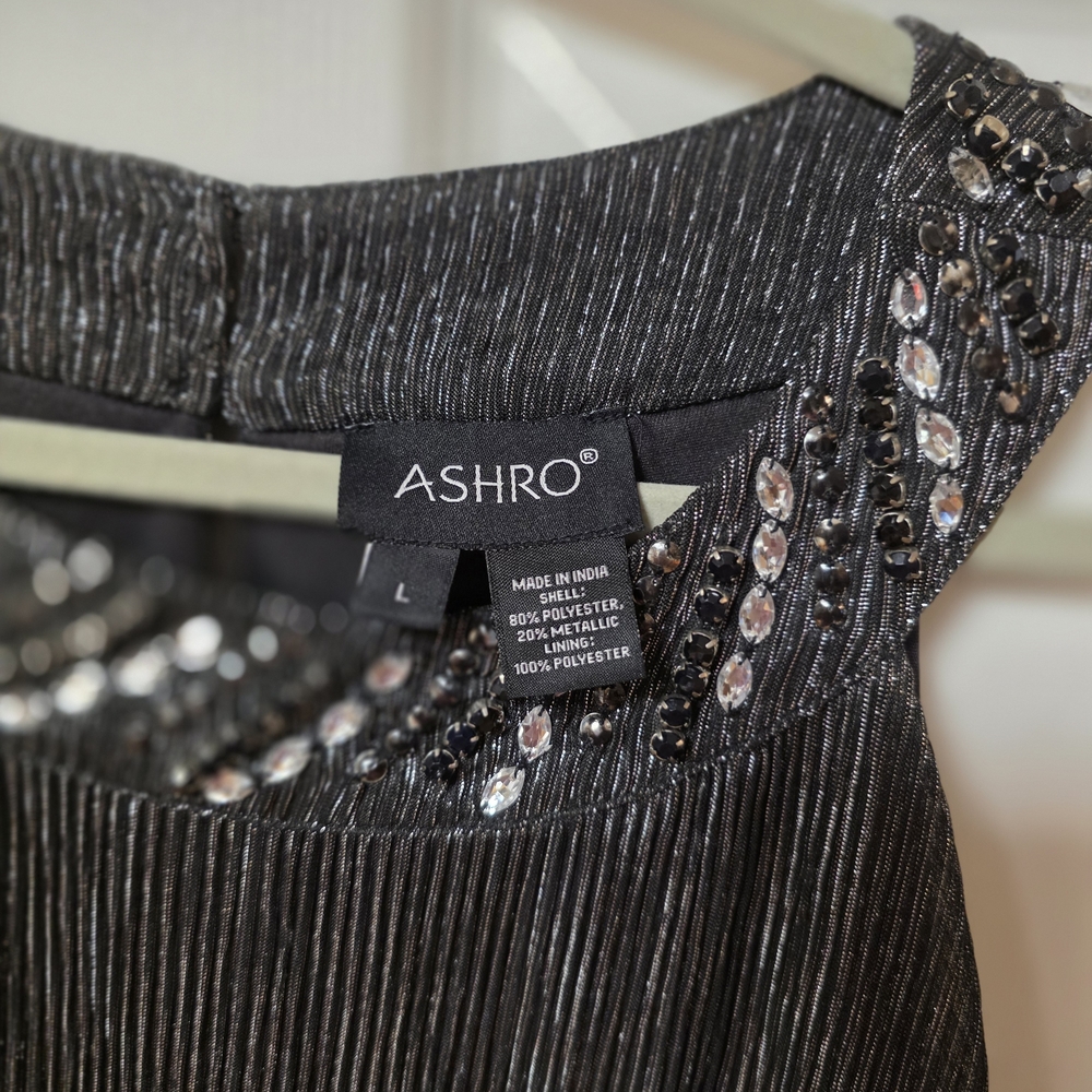 Women's Metallic Black Halter Evening Dress - Picture 3 of 8